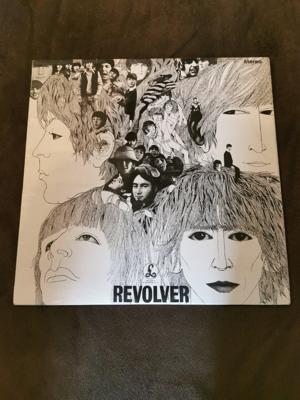 Tumnagel för auktion "The Beatles - Revolver (1 st LP-skiva) Laminerat fodral"