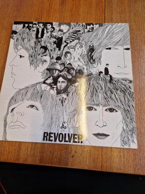 Tumnagel för auktion "The Beatles Revolver"