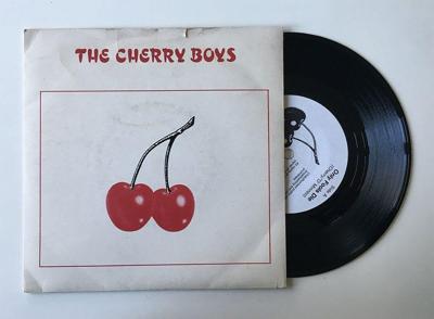 Tumnagel för auktion "The Cherry Boys ”Only Fools Die” 82 Private press DIY Powerpop RARE Icicle Works"