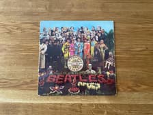 Tumnagel för auktion "The Beatles – Sgt. Pepper's Lonely Hearts Club Band LP UK 1967 mono 1st press"