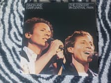 Tumnagel för auktion "Simon And Garfunkel– The Concert In Central Park Orig -82 Rock, pop, folk, world"