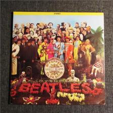 Tumnagel för auktion "The Beatles - Sgt Pepper's Lonely Hearts Club Band LP"