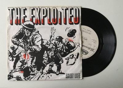 Tumnagel för auktion "The Exploited ”Army Life” Debut RARE 1980 DIY Oi"