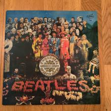 Tumnagel för auktion "Beatles Sgt Peppers Lonely Hearts Club Band Rysk utgåva 1992"