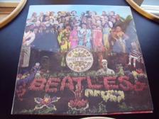 Tumnagel för auktion "Beatles / Sgt Peppers lonely hearts club band. PMC 7027. UK"