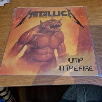 Tumnagel för auktion "Metallica vinlyl, jump in the fire"