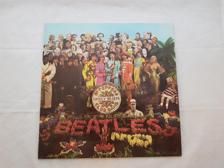 Tumnagel för auktion "The Beatles - Sgt. Peppers Lonely Hearts Club Band  PMC  7027"