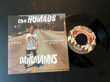 Tumnagel för auktion "The Nomads / The Dahlmanns - split 7" black vinyl ny utrop 1 kr garage rock"