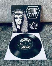 Tumnagel för auktion "White Cat - With you 7” Vinyl Singel"