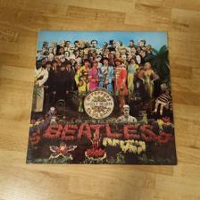 Tumnagel för auktion "The Beatles, Sgt. Peppers Lonely Hearts Club Band. LP, Parlophone PCS 7027. 1967"