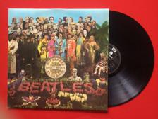 Tumnagel för auktion "Beatles Sgt. Pepper Lonely Hearts Club Band 1967 UK reissue Gatefold Topp-ex! "