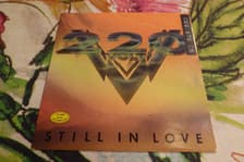 Tumnagel för auktion "220 VOLT - SINGEL - "STILL IN LOVE" - 1989 - HÅRDROCK!!!"