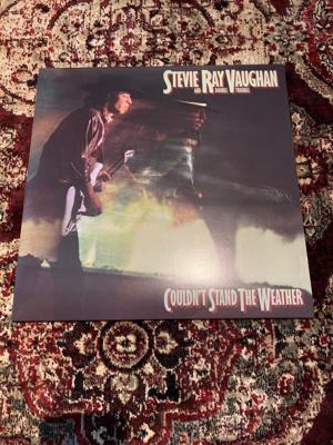 Tumnagel för auktion "STEVIE RAY VAUGHAN AND DOUBLE TROUBLE - COULDN’T STAND THE WEATHER"