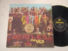 Tumnagel för auktion "The Beatles "Sgt. Pepper's Lonely Hearts Club Band""