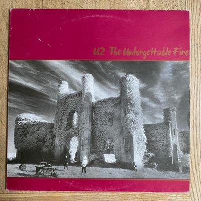 Tumnagel för auktion "U2 - The Unforgettable Fire LP"