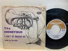 Tumnagel för auktion "THE HONEYBUS - I CAN'T LET MAGGIE GO - 7" - DM 182"