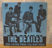 Tumnagel för auktion "BEATLES :: SHE LOVES YOU      (7`)  SWE Press"