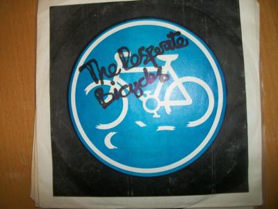 Tumnagel för auktion "Desperate Bicycles 7"; UK DIY Punk; Privat release, ; "The Medium Was Tedium""
