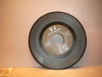 Tumnagel för auktion "THE BEATLES - LOVE ME DO - EP - VEE JAY RECORDS"