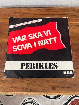 Tumnagel för auktion "PERIKLES   VAR SKA VI SOVA I NATT"