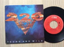 Tumnagel för auktion "220 Volt EP skiva ”Young and Wild ” 1987 EU"