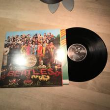 Tumnagel för auktion "The Beatles - Sgt. Pepper's Lonely Hearts Club Band - PCS 7027 - Sweden"