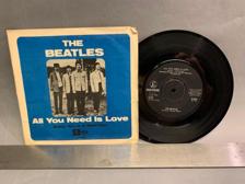 Tumnagel för auktion "7" The Beatles - All You Need Is Love Swe Press-67 !!!!!"