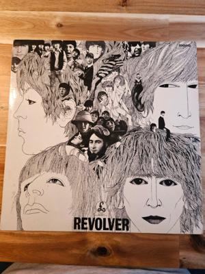 Tumnagel för auktion "The Beatles - Revolver"