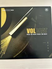 Tumnagel för auktion "Volbeat - Rock The Rebel / Metal The Devil (Limited Edition - Gold Vinyl)"