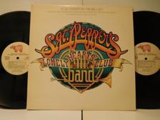 Tumnagel för auktion "SGT.PEPPERS LONELY HEARTS CLUB - P. FRAMPTON/BEE GEES - 2-LP"