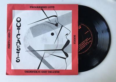 Tumnagel för auktion "Outcasts ”Programme Love” 1981 RARE DIY"
