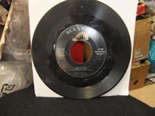 Tumnagel för auktion "ELVIS PRESLEY  45 RPM  RCA 47-7150  I BEG OF YOU  ORGINAL USA PRESS  MATRIX  5S"