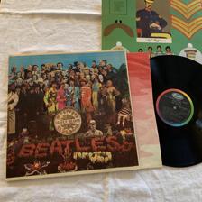 Tumnagel för auktion "The Beatles Sgt Pepper's Lonely Hearts Club Band Capitol MAS 2653 MONO USA 1967"