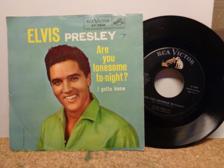 Tumnagel för auktion "ELVIS: RCA.47-7810. ARE YOU LONESOME TONIGHT+1 US-PRESS. M-"