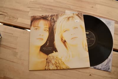 Tumnagel för auktion "Kajsa Grytt & Malena Jönsson Den andra världen LP punk rock"