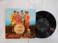 Tumnagel för auktion "BEATLES - SGT. PEPPERS LONELY HEARTS CLUB BAND - R 6022"