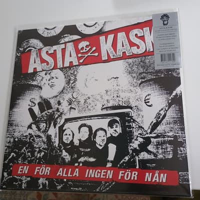 Tumnagel för auktion "Asta Kask - En för alla ingen för nån LP"