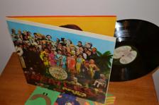 Tumnagel för auktion "The Beatles - SGT Peppers lonely hearts club band/ US press"