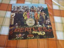 Tumnagel för auktion "The Beatles - Sgt. Peppers Lonely Hearts Club Band  LP!"