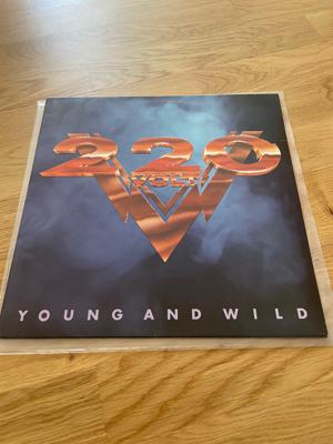 Tumnagel för auktion "220 Volt - Young and Wild - 1987 - LP/Vinyl"