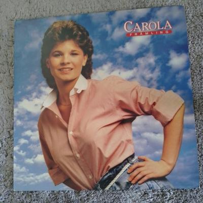 Tumnagel för auktion "Vinyl LP Carola "Främling" 1983 Debuten! Säg mig var du står"