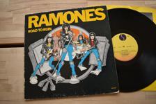 Tumnagel för auktion "Ramones Road to Ruin LP Sire punk rock"