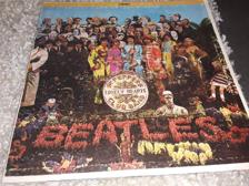 Tumnagel för auktion "The BEATLES-Sgt Pepers Lonely Hearts Club Band US-67 original CAPITOL"