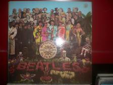 Tumnagel för auktion "LP Beatles - Sgt Peppers Lonely Hearts Club Band **gul Parlophone, original inne"