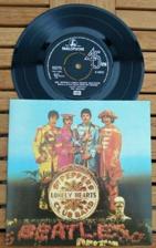 Tumnagel för auktion "7" Beatles-Sgt.Peppers lonely hearts club band(England) reissue/återutgivning"