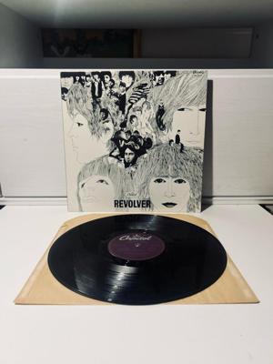 Tumnagel för auktion "The Beatles - Revolver LP-skiva"