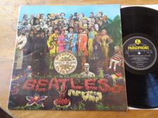 Tumnagel för auktion "The Beatles "Sgt. Pepper's Lonely Hearts Club Band""