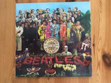 Tumnagel för auktion "The Beatles Sgt peppers lonely hearts club band UK mono Orig 67 PMC 7027"