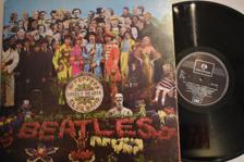 Tumnagel för auktion "THE BEATLES - SGT. PEPPER'S LONELY HEARTS CLUB BAND SWEDEN 1967 GATEFOLD & INS "