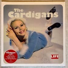 Tumnagel för auktion "CARDIGANS - LIFE. VINYL LP EU -19 RE SVENSK POP / ROCK. INPLASTAD"